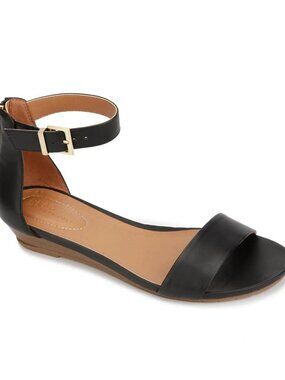 Kenneth Cole Reaction Great Viber Wedge Sandal Black 7 Wide $70
